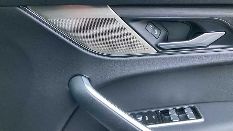 Jaguar F-Pace 2.0 D200 R-Dynamic Black 5dr Auto AWD Diesel Estate